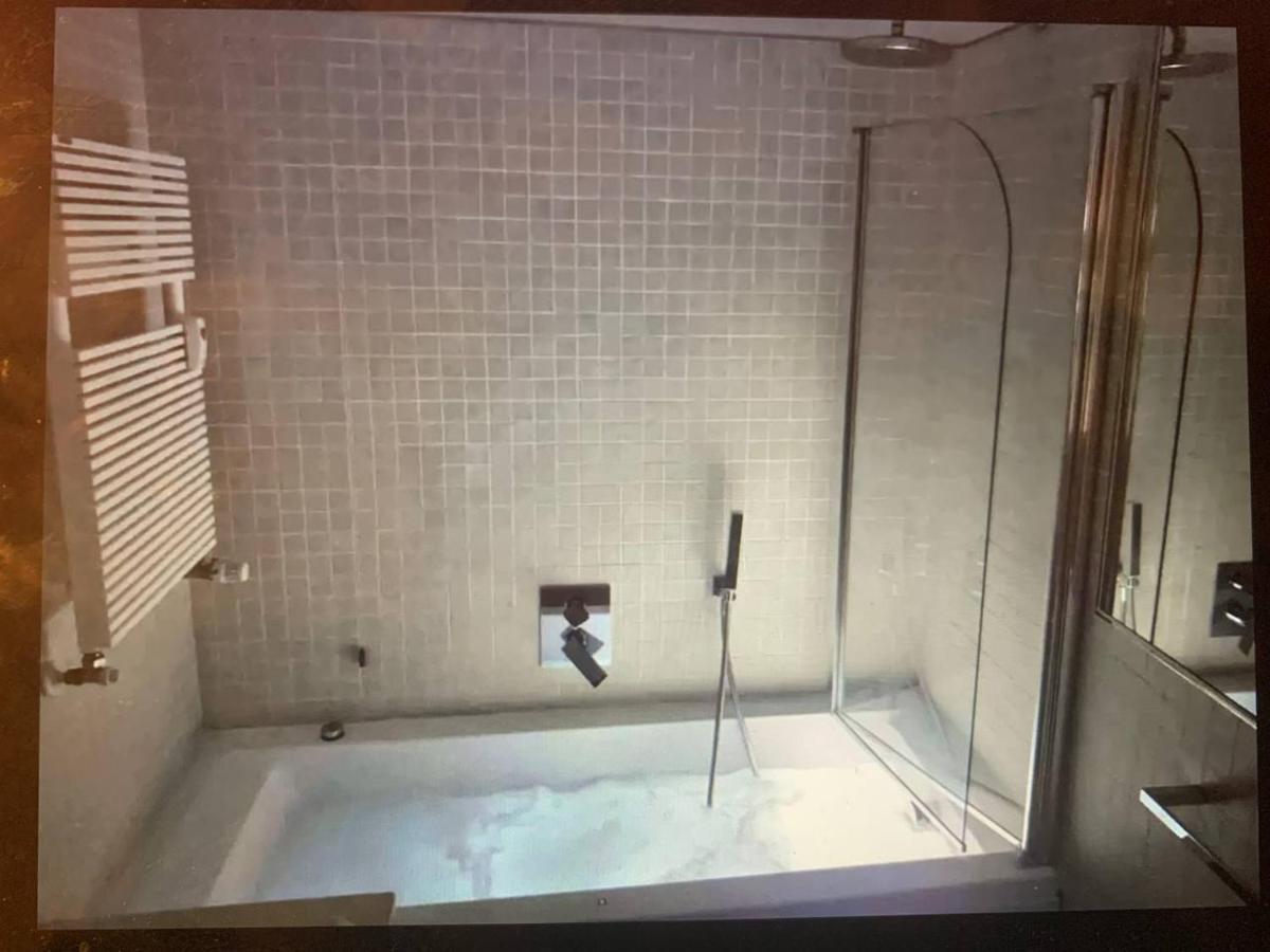 شقة S.Ambrogio/Duomo •Jacuzzi • Luxury •Design ميلان المظهر الخارجي الصورة